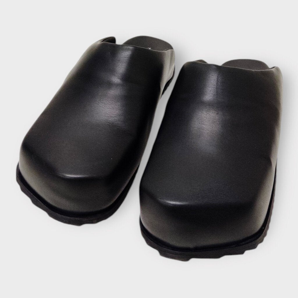 Yume Yume Black Leather Chunky Slip-On Slides