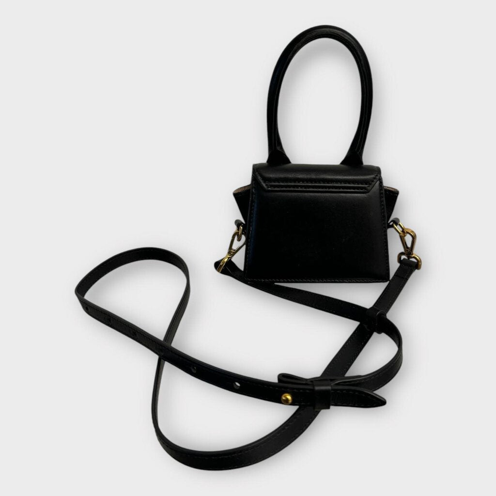 Jacquemus  Chiquito Mini Bag w Crossbody Strap